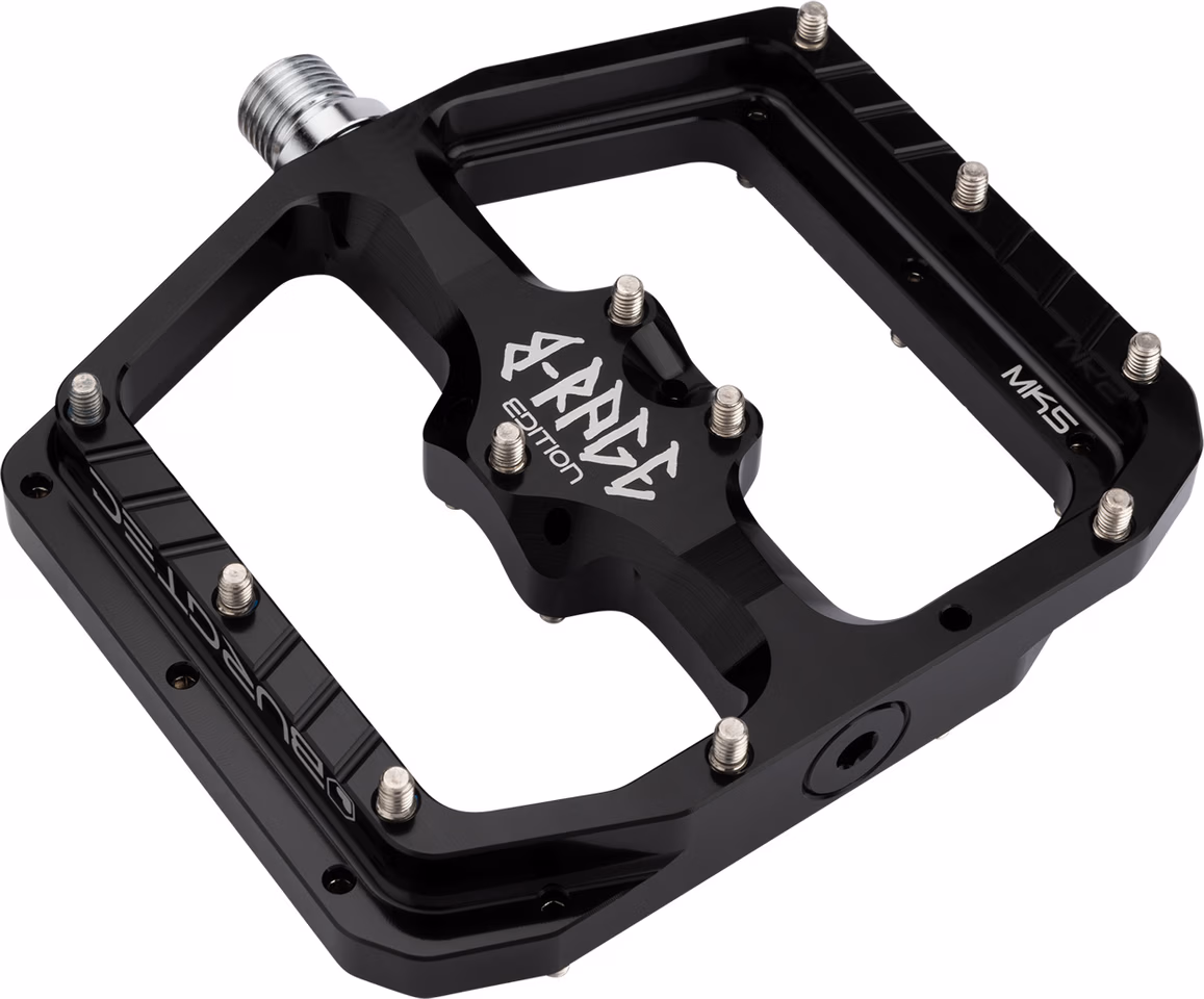 Burgtec Penthouse Flat MK5 B-Rage Edition Plattformpedale - bike-components Speichern exportieren